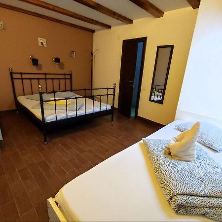Scarlette Hotel Brasov Bagian luar foto