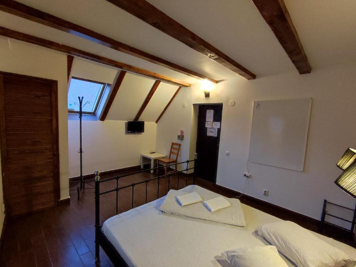 Scarlette Hotel Brasov Bagian luar foto
