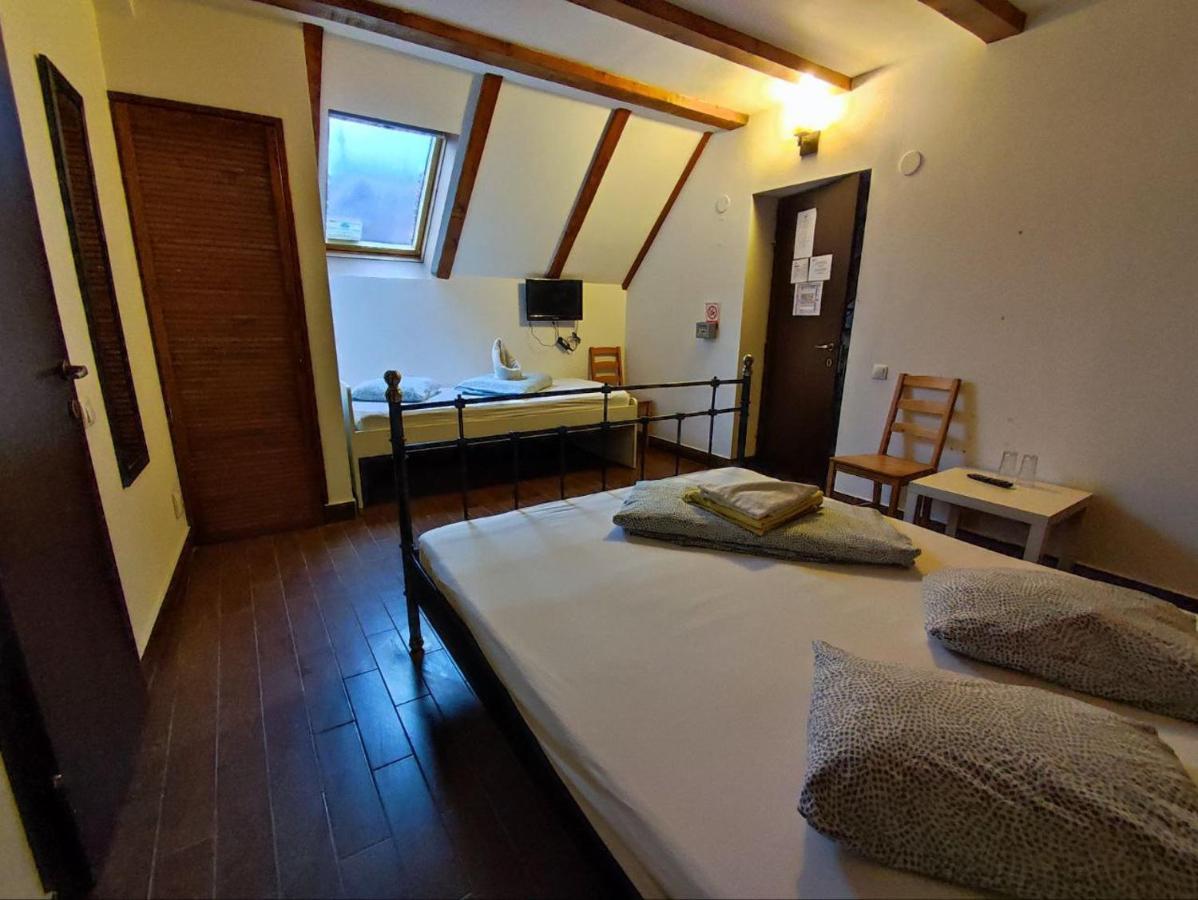 Scarlette Hotel Brasov Bagian luar foto